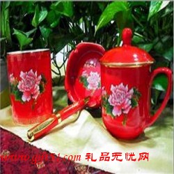 中国红瓷牡丹商务礼品定制