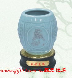 盛世龙腾笔筒